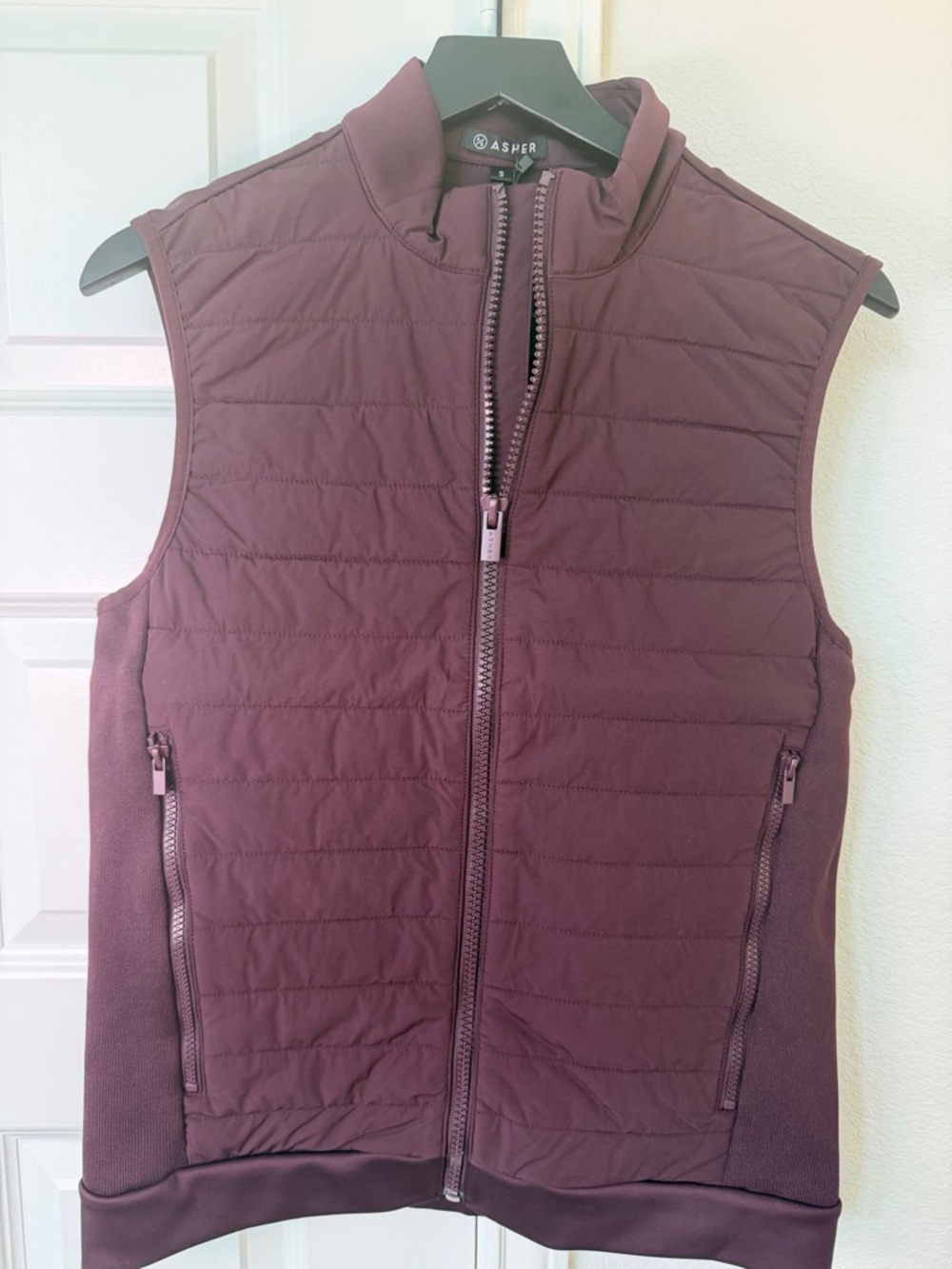 Asher Men's Quilted Vest in Burgundy